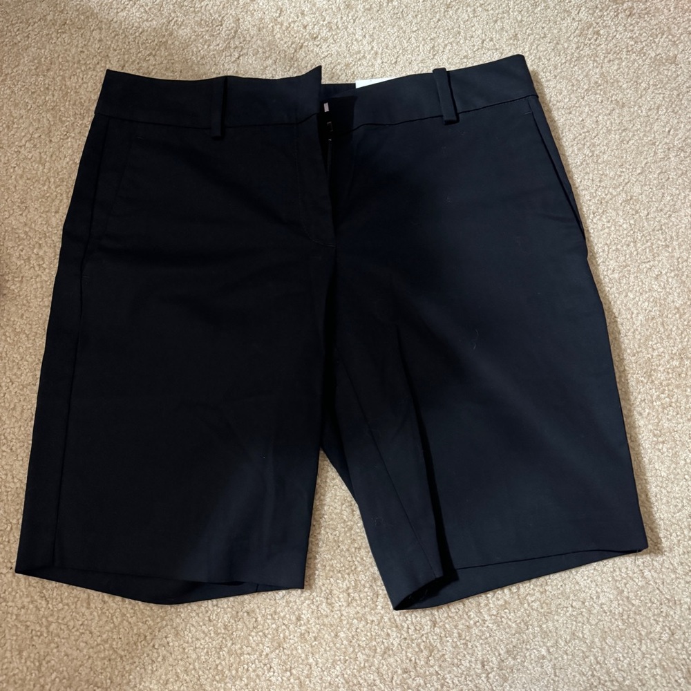 Ann Taylor 10” black shorts nwt
